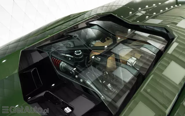 LAMBORGHINI Aventador 