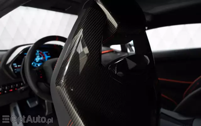 LAMBORGHINI Aventador 