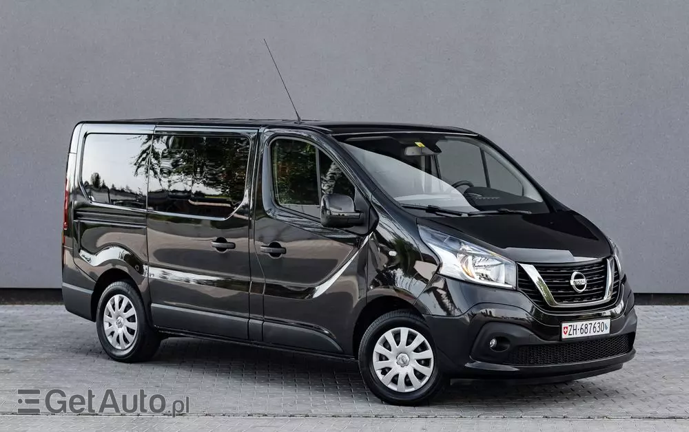 NISSAN NV300 