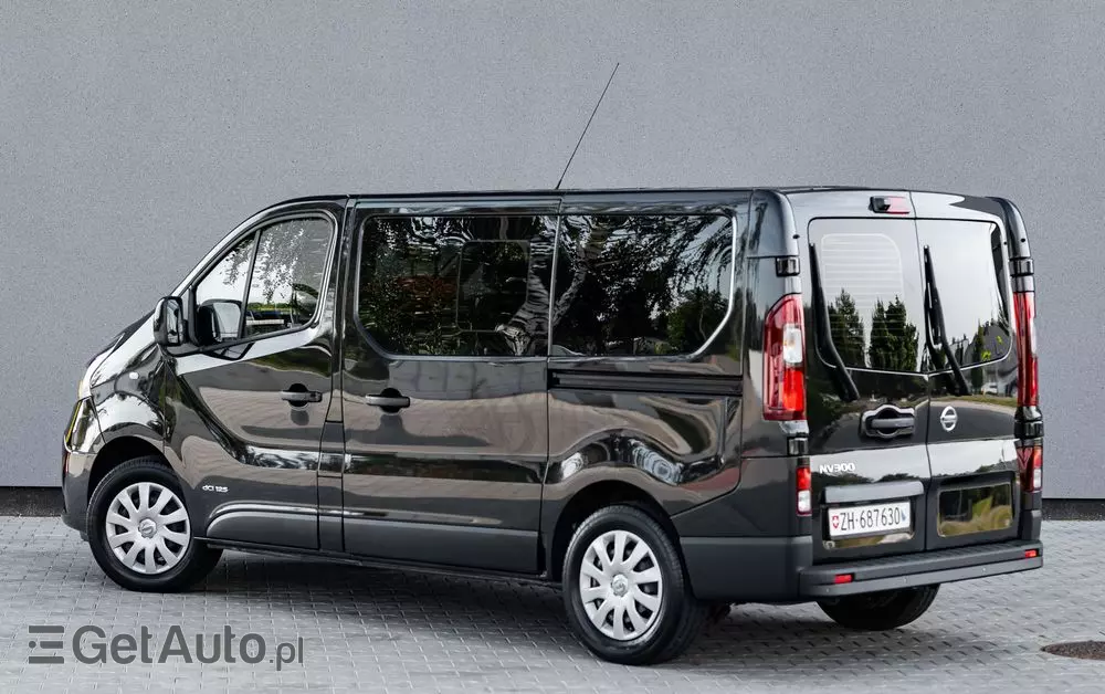 NISSAN NV300 