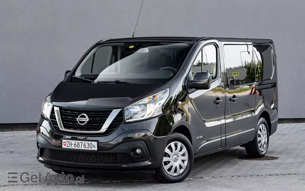 NISSAN NV300 