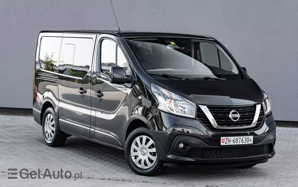 NISSAN NV300 