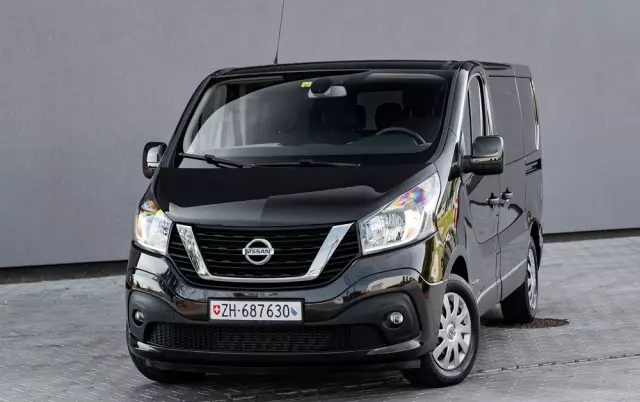 NISSAN NV300 