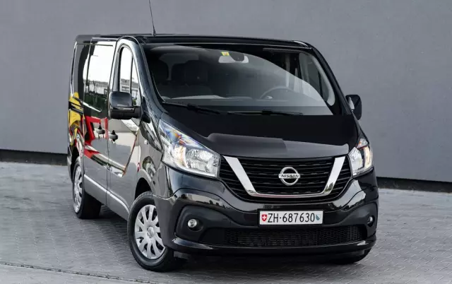 NISSAN NV300 