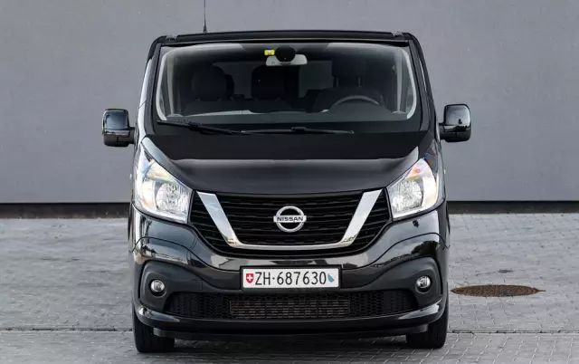 NISSAN NV300 