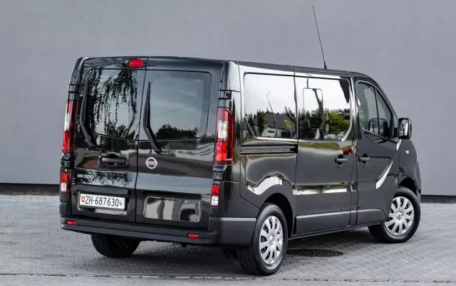 NISSAN NV300 