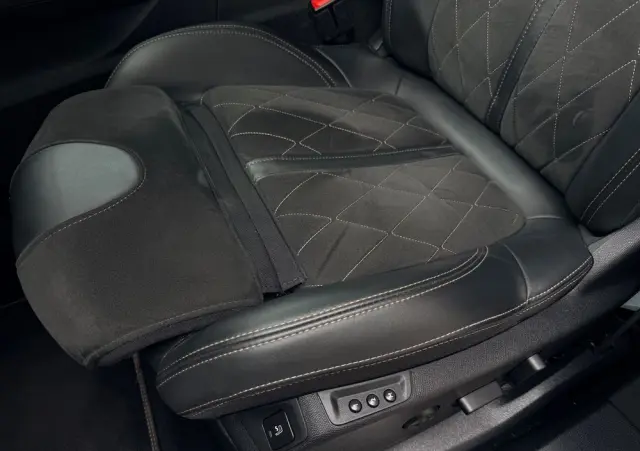 PEUGEOT 3008 BlueHDi 180 Stop & Start EAT8 GT