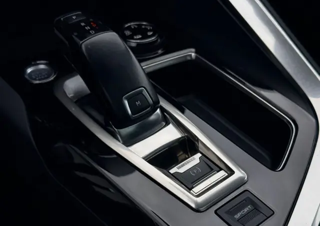 PEUGEOT 3008 BlueHDi 180 Stop & Start EAT8 GT