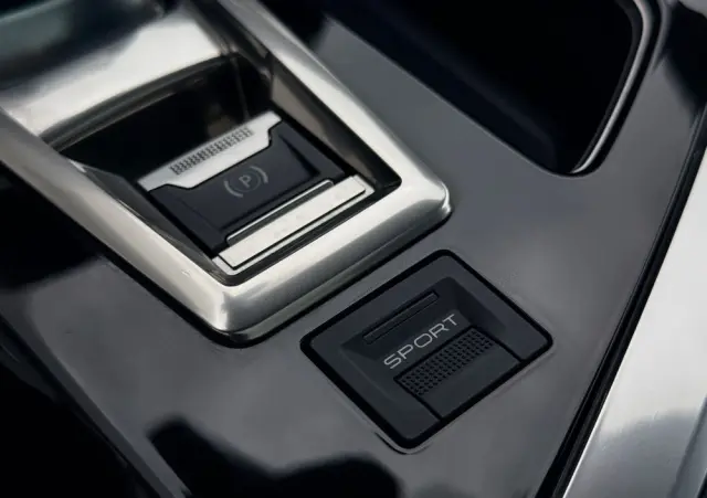 PEUGEOT 3008 BlueHDi 180 Stop & Start EAT8 GT