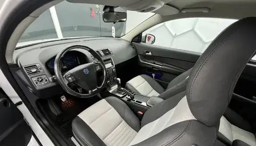 VOLVO C30 