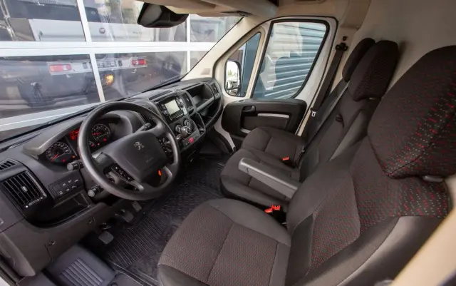 PEUGEOT Boxer L3H2 140KM Furgon 2.2 BlueHDI 