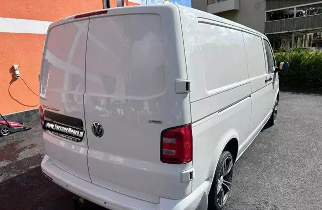 VOLKSWAGEN TRANSPORTER 