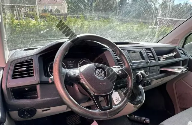 VOLKSWAGEN TRANSPORTER 