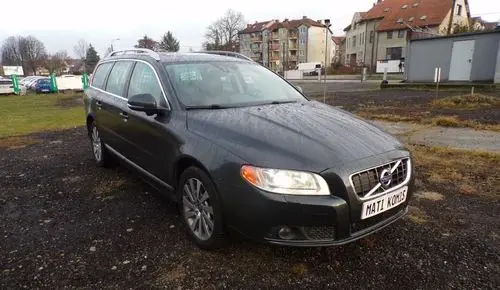 VOLVO V70 