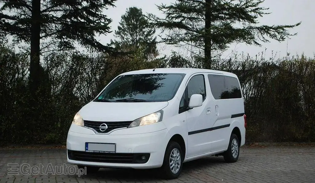 NISSAN NV200 