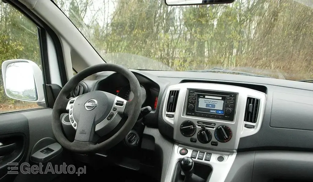 NISSAN NV200 