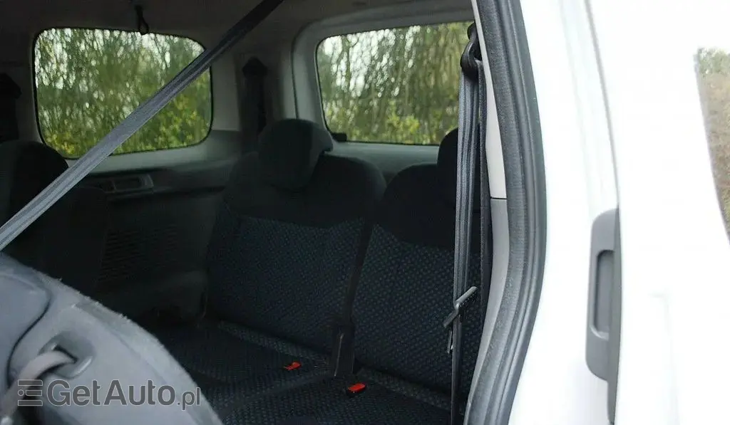 NISSAN NV200 