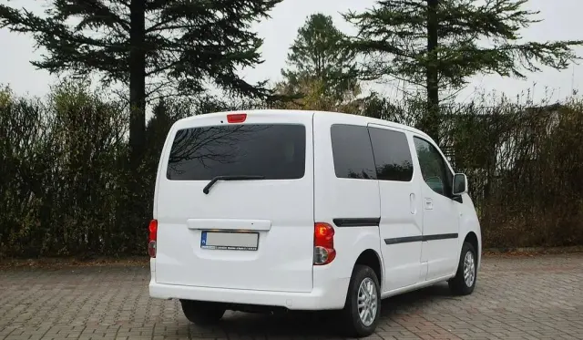 NISSAN NV200 