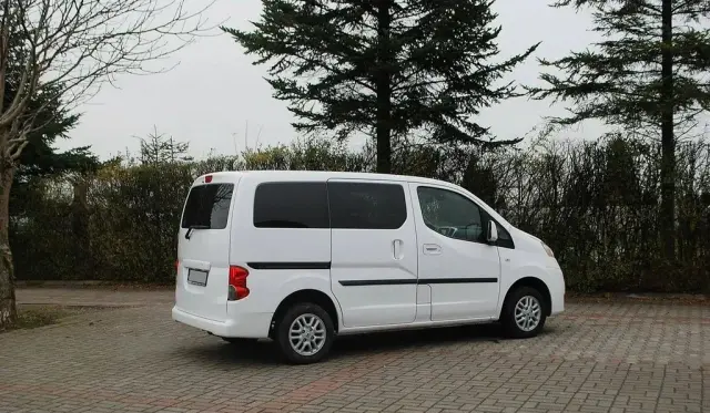 NISSAN NV200 