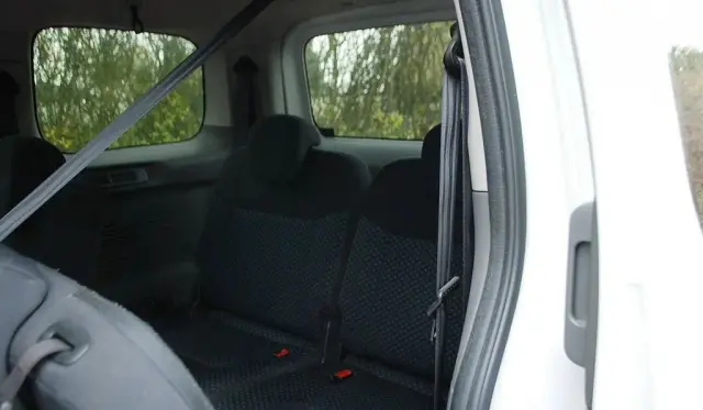 NISSAN NV200 