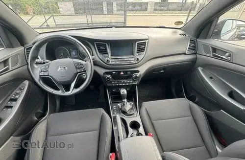 HYUNDAI Tucson 
