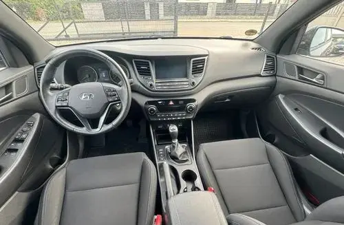 HYUNDAI Tucson 
