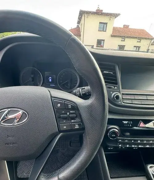 HYUNDAI Tucson 