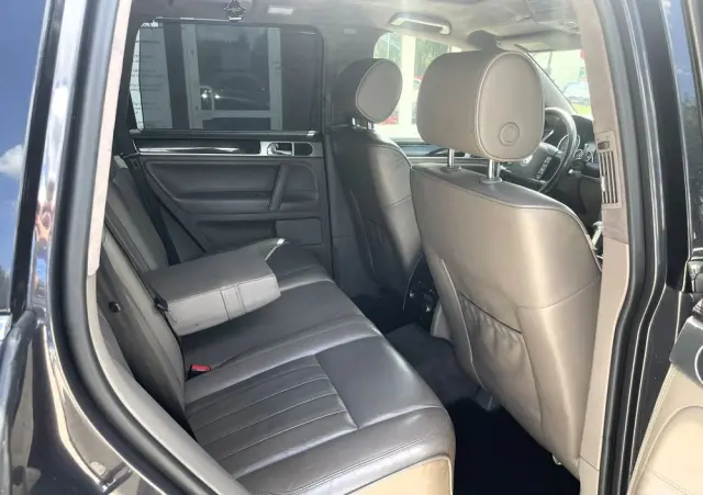 VOLKSWAGEN Touareg 4.2 V8 Automatik Individual