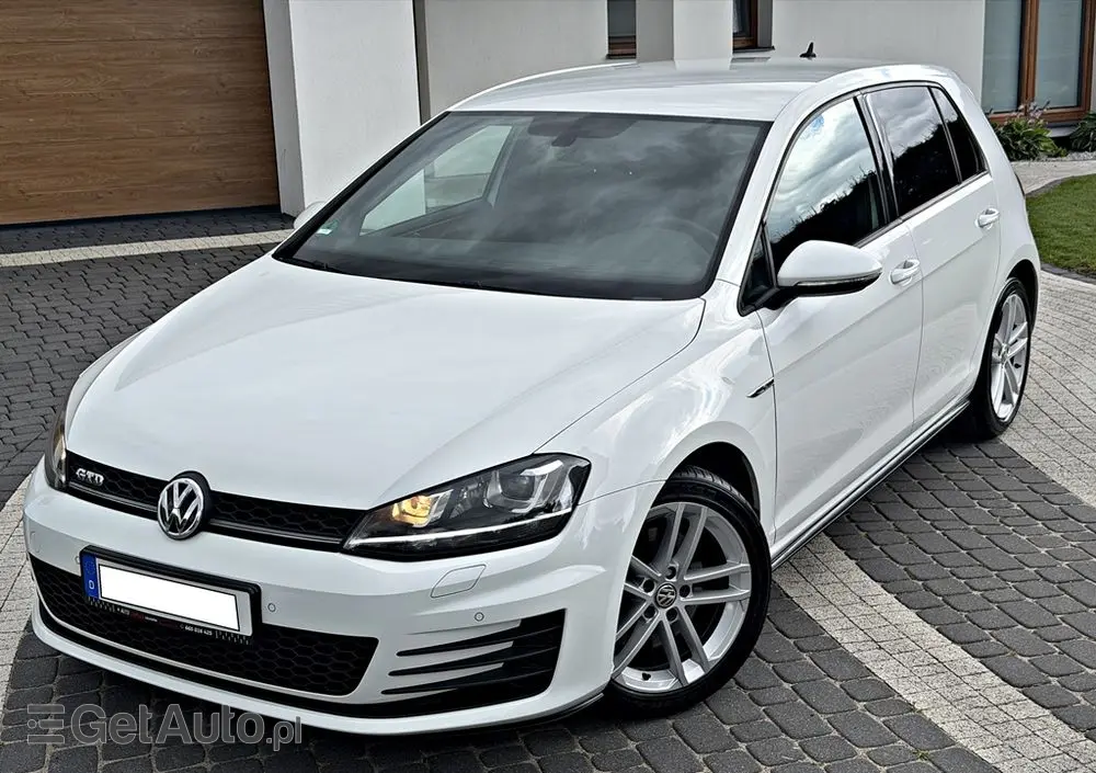VOLKSWAGEN Golf GTD (BlueMotion Technology)