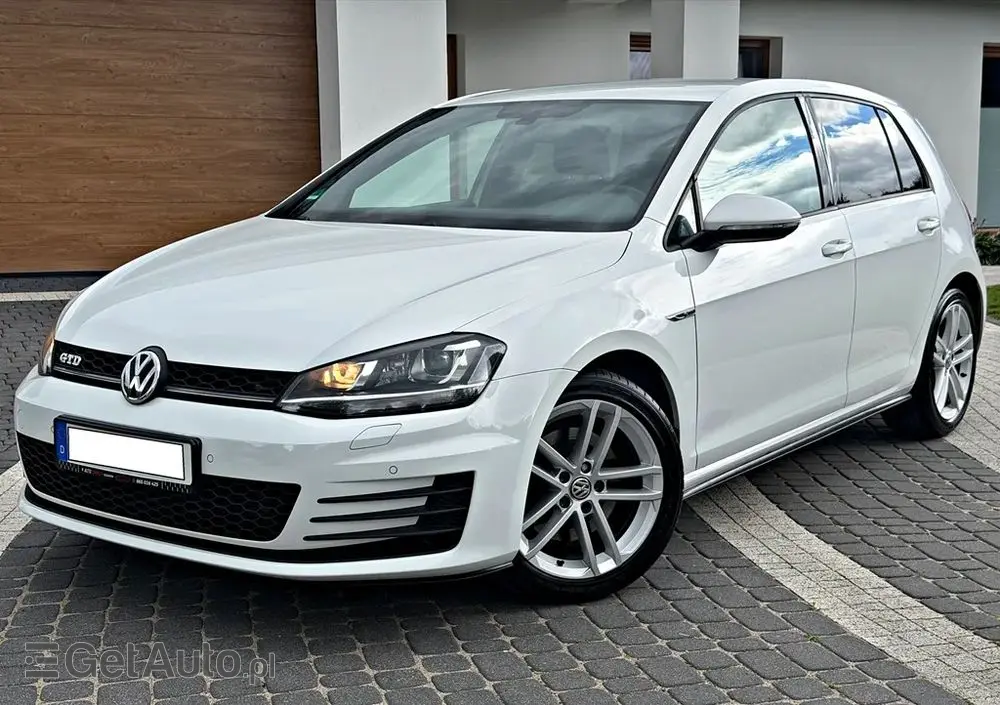 VOLKSWAGEN Golf GTD (BlueMotion Technology)