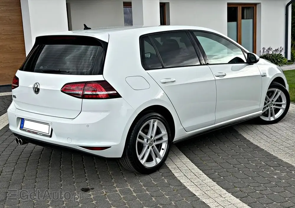 VOLKSWAGEN Golf GTD (BlueMotion Technology)