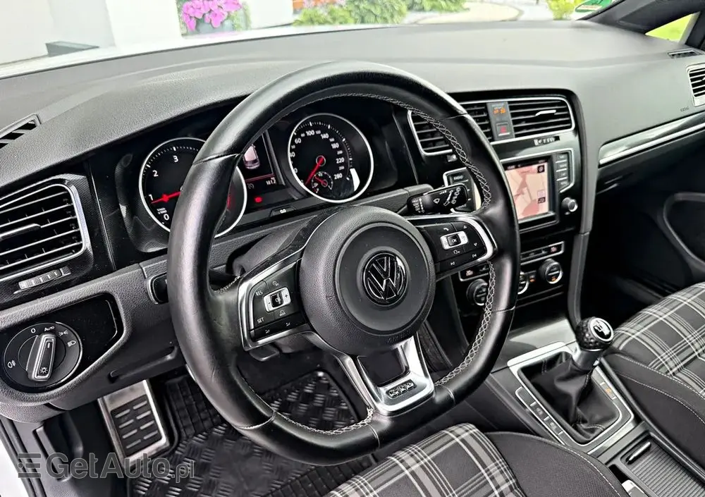 VOLKSWAGEN Golf GTD (BlueMotion Technology)