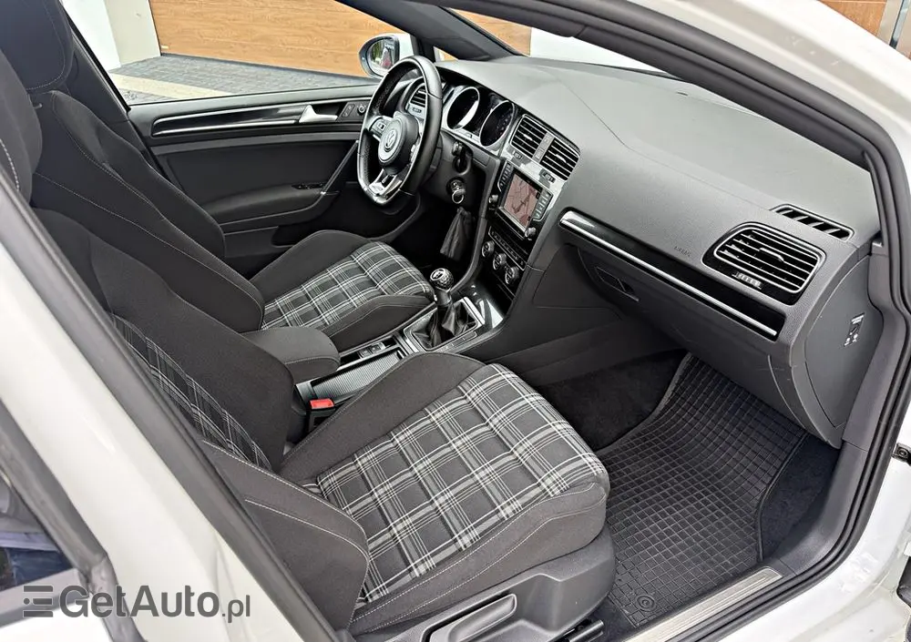 VOLKSWAGEN Golf GTD (BlueMotion Technology)