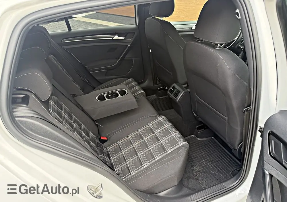 VOLKSWAGEN Golf GTD (BlueMotion Technology)