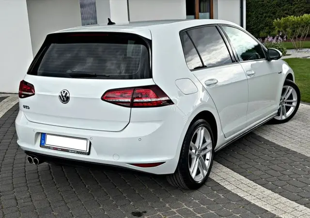 VOLKSWAGEN Golf GTD (BlueMotion Technology)