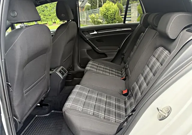 VOLKSWAGEN Golf GTD (BlueMotion Technology)
