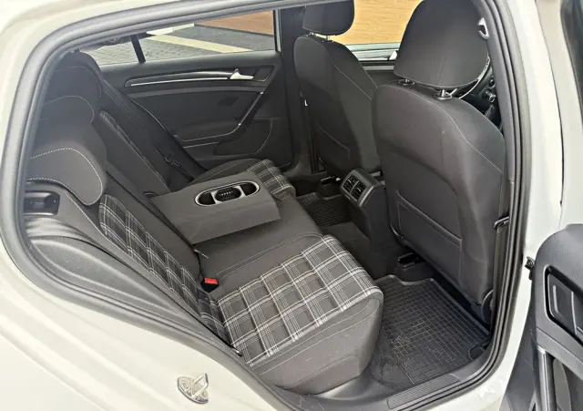 VOLKSWAGEN Golf GTD (BlueMotion Technology)