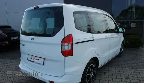 FORD Tourneo Courier 