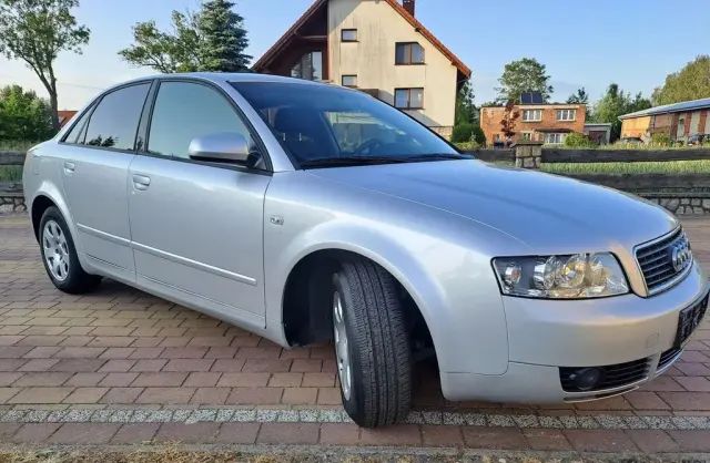 AUDI A4 