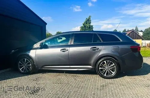 TOYOTA Avensis 
