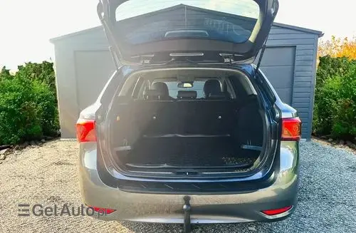 TOYOTA Avensis 