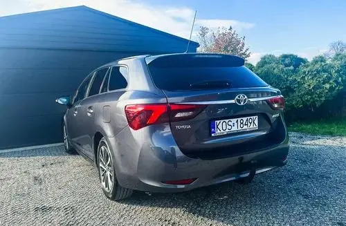 TOYOTA Avensis 