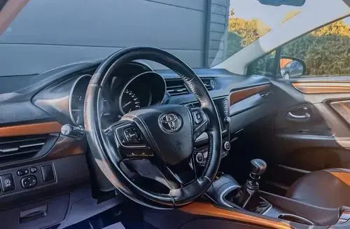 TOYOTA Avensis 