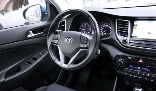 HYUNDAI Tucson 
