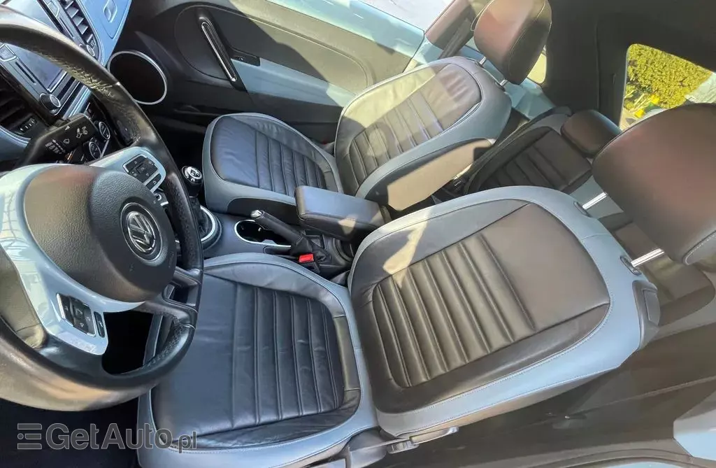 VOLKSWAGEN New Beetle 