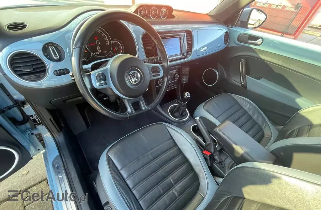 VOLKSWAGEN New Beetle 