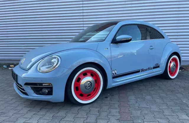 VOLKSWAGEN New Beetle 
