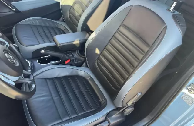 VOLKSWAGEN New Beetle 