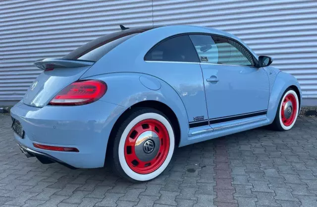 VOLKSWAGEN New Beetle 