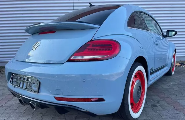 VOLKSWAGEN New Beetle 